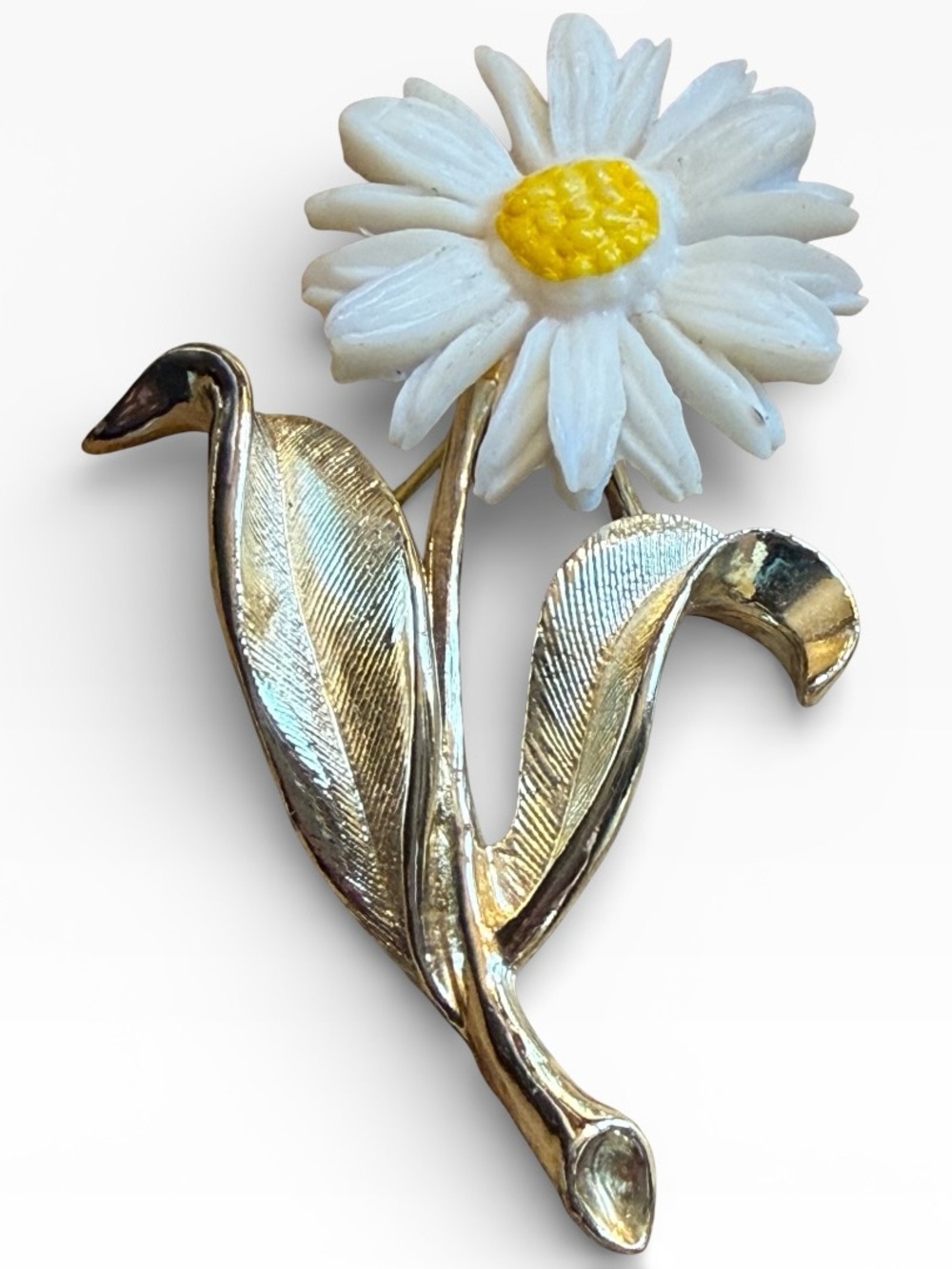 White Daisy Flower Pin Brooch with Gold-Tone Leaves